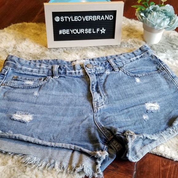 Free People Pants - Free People cut off shorts size 30 W